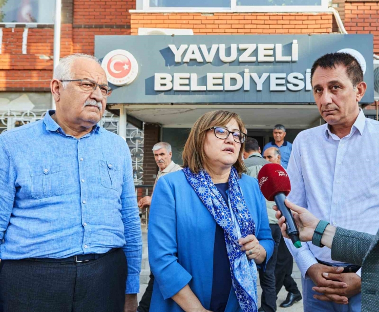 Depremlerden Etkilenen Rumkale İçin Kollar Sıvandı