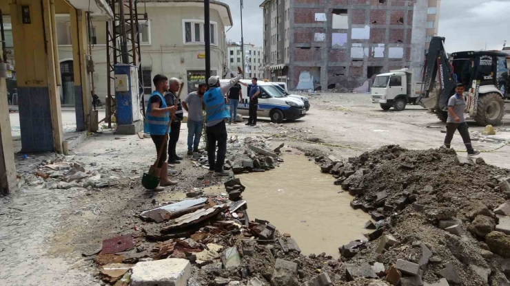 Malatya’da Patlayan Doğalgaz Borusu Paniğe Neden Oldu