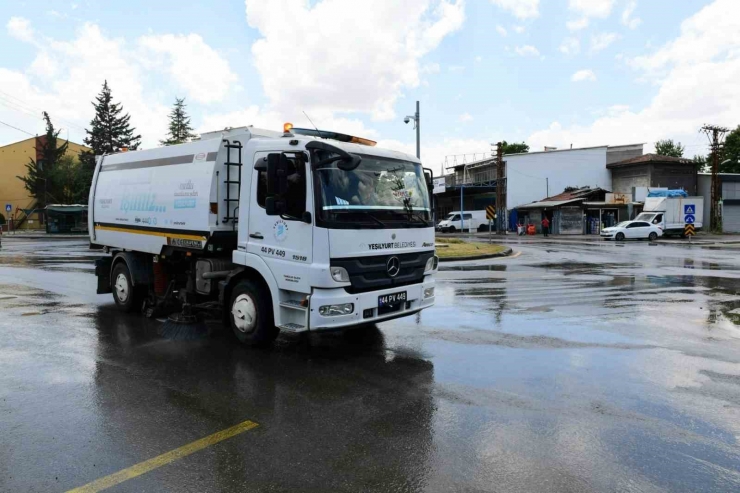 Başkan Çınar, Sanayi Sitesinde Gerçekleşen Temizlik Çalışmalarını İnceledi