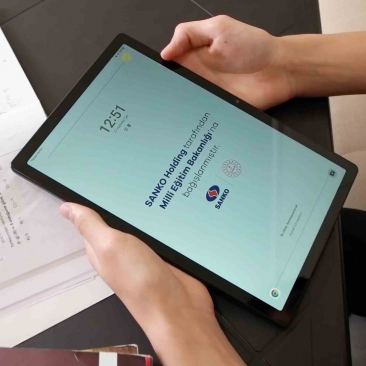 Sanko Holding Depremden Etkilenen Öğrencilere 5 Bin Adet Tablet Bağışladı