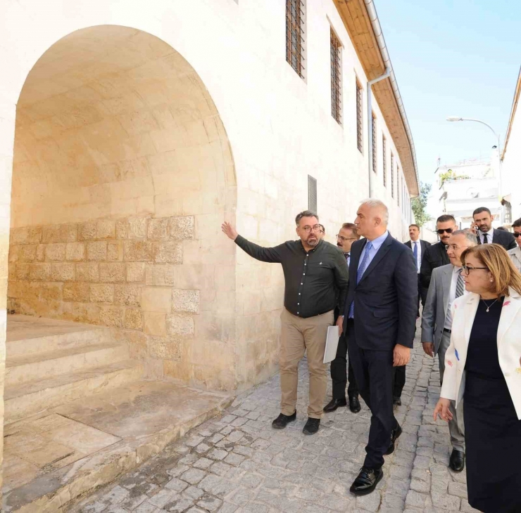 Bakan Ersoy, Gaziantep Kültür Yolu’ndaki Tarihi Yapıları İnceledi