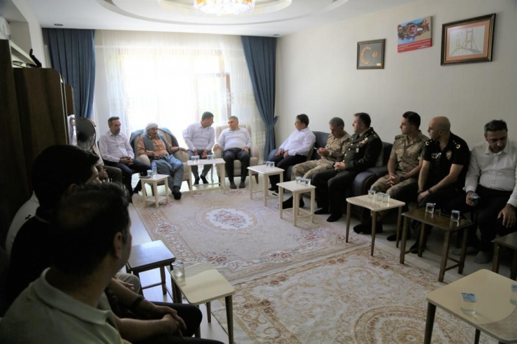 Diyarbakır’da 15 Temmuz Şehitleri Kabirlerinin Başında Anıldı