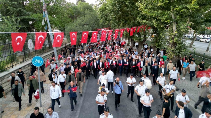 Gazi Şehir, 15 Temmuz’da Yine Tek Yürek Oldu, Demokrasi Meydanı’nı Doldurdu