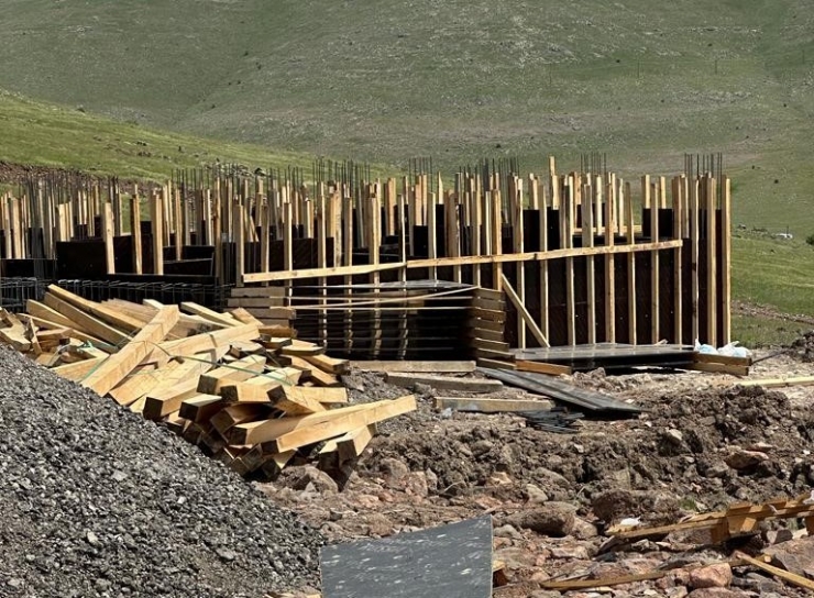 Depremde Enkaza Dönen Mahalle Yeniden İnşa Ediliyor