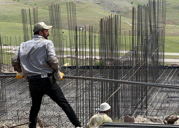 Depremde Enkaza Dönen Mahalle Yeniden İnşa Ediliyor