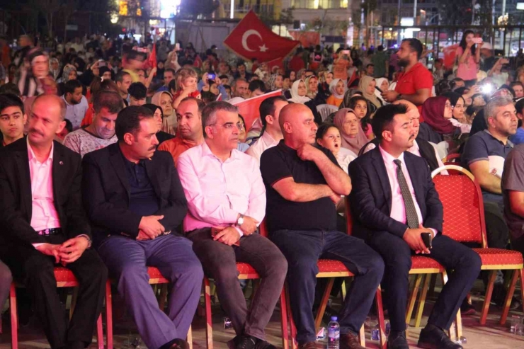 Şanlıurfa’da Vatandaşlar Demokrasi Nöbeti Tuttu