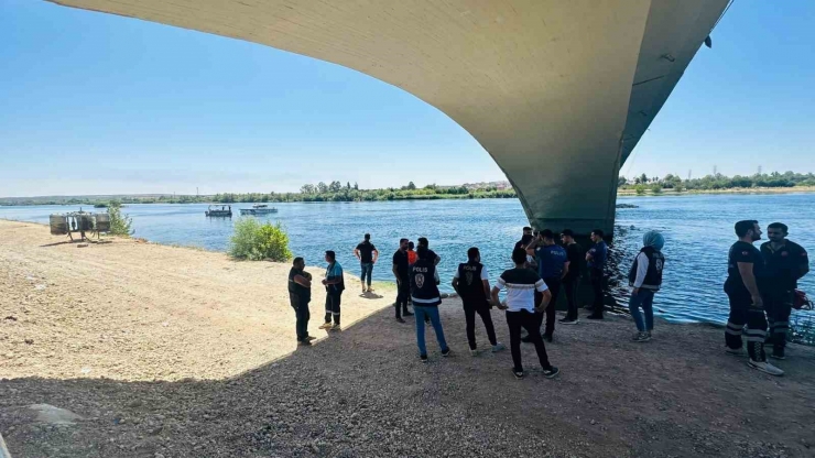 Fırat Nehri’nde Kaybolan Gencin Cesedine Ulaşıldı