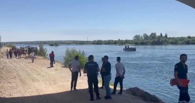 Şanlıurfa’da Nehre Giren Kardeşler Gözden Kayboldu