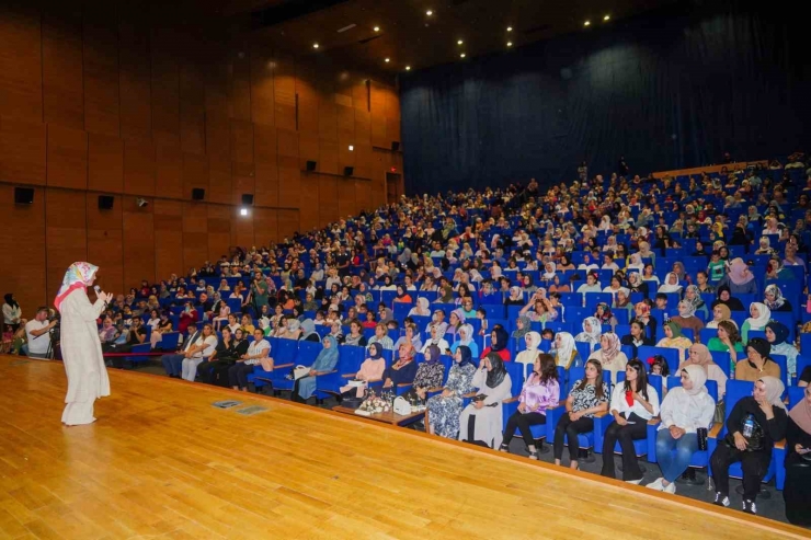 Diyarbakır’da “bağırmayan Anneler” Söyleşisi Gerçekleşti