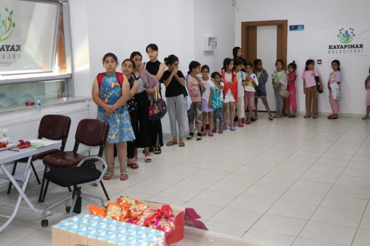 Diyarbakır’da Depremzede Çocuklara Yüzme Eğitimi