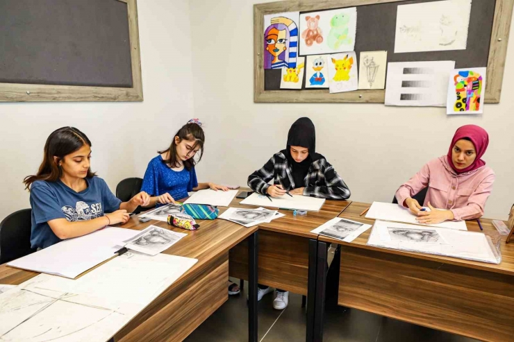 Şsm’deki Resim Kursu Yoğun İlgi Görüyor