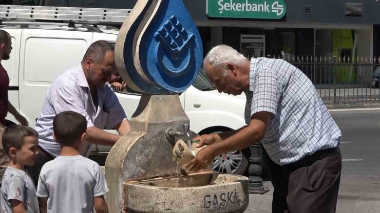 Kavurucu Sıcaklar Bunaltıyor