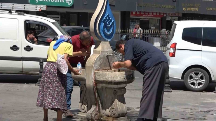 Kavurucu Sıcaklar Bunaltıyor