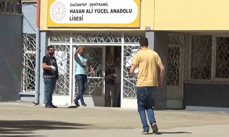 Kpss’ye Geç Kalmak Üzereyken, Motosikletli Esnafın Yardımıyla Sınava Yetişti