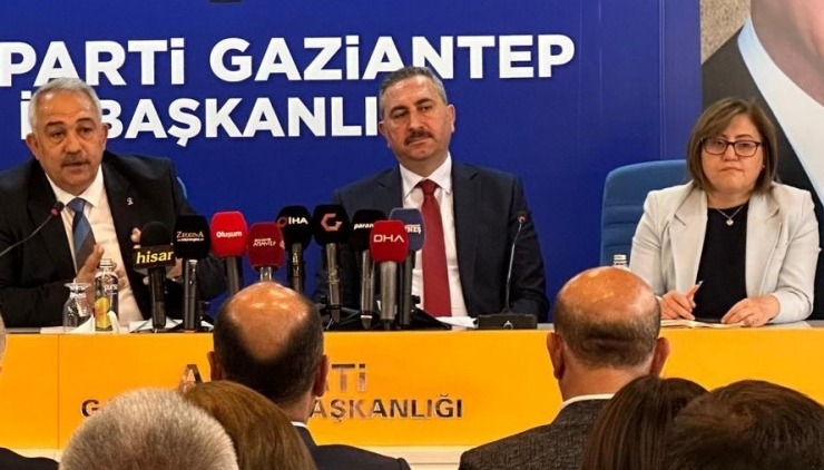 Abdulhamit Gül’den Kılıçdaroğlu’na “yenilen Pehlivan Güreşe Doymazmış”