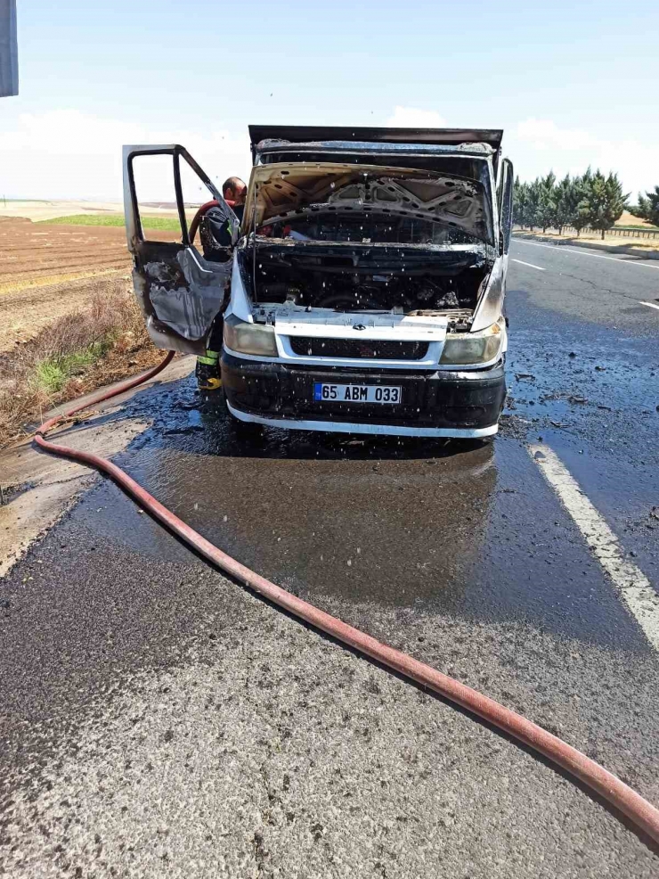 Iğdır’dan Diyarbakır’a Kavun Almaya Gelen Kamyonet Alevlere Teslim Oldu