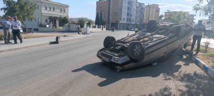 Kontrolden Çıkan Otomobil Takla Attı :1 Yaralı