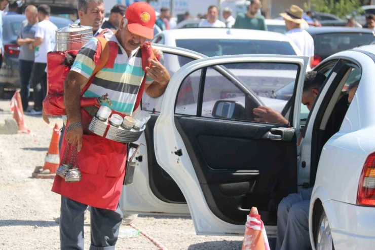 Diyarbakır’da İkinci El Oto Pazarında 46 Derece Altında Sıkı Pazarlık