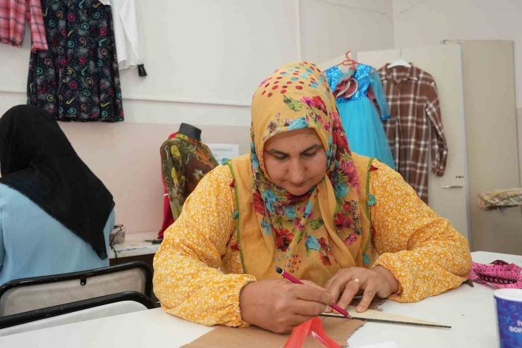 Şehitkamilli Kadınlardan Giyim Kursuna Yoğun Talep