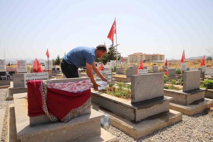 Deprem Bölgesinde Acılar Hala Taze