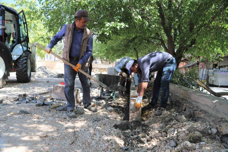 Ergani’de ’köy Pazarı’ Yapımına Başlandı