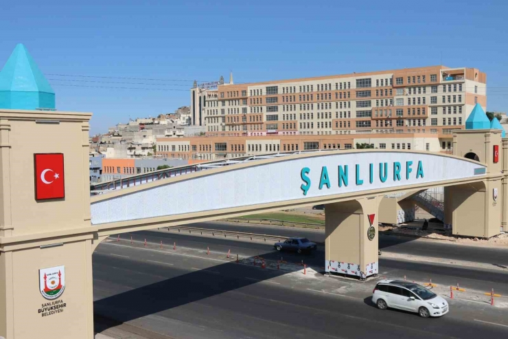 Şanlıurfa’da Okullar Bölgesine Modern Üst Geçit Kazandırıldı