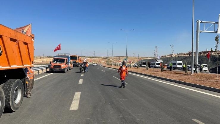 Bakan Uraloğlu, Gaziantep Şehir Hastanesi Kavşağı’nda İncelemelerde Bulundu