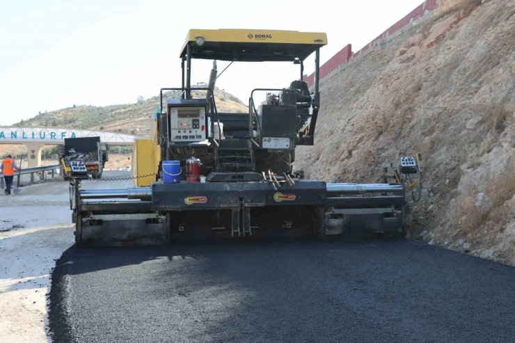 Büyükşehir Belediyesi İpekyol Bulvarı Yan Yolunu Asfaltla Buluşturdu