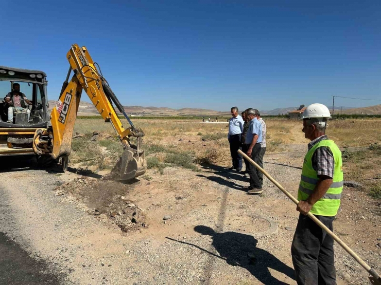 Yazıhan’da Doğalgaz Çalışmaları Sürüyor