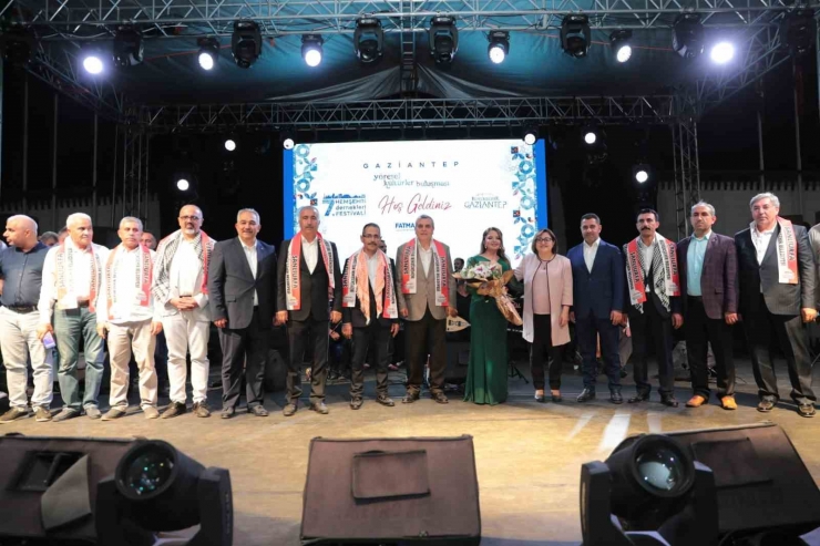 Gaziantep’te Hemşehriler Derneği Festivalinde Şanlıurfa Standına Yoğun İlgi