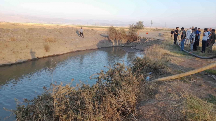 Serinlemek İçin Kanala Giren Genç Boğuldu