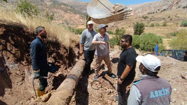 Gürlevik İçme Suyu Hattı Çalışmaları Devam Ediyor