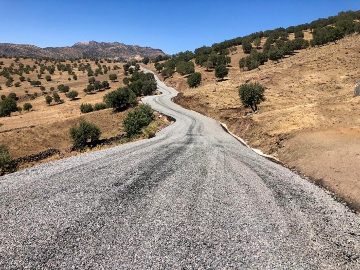 Diyarbakır’da Kırsal Mahalle Yollarında Çalışmalar Sürüyor