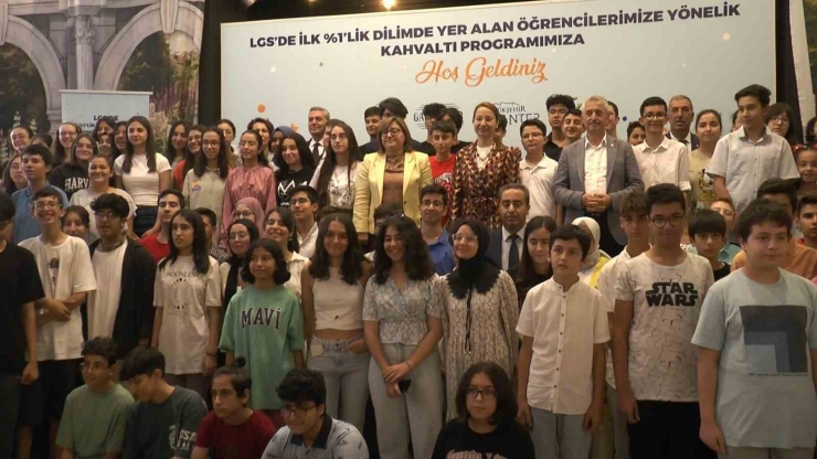 Fatma Şahin Lgs’ De Dereceye Giren Öğrencilerle Buluştu