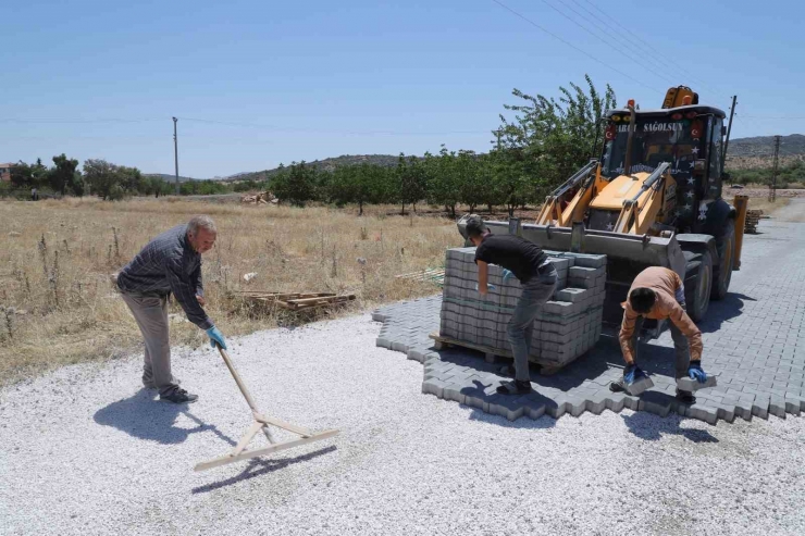 Şehitkamil’den Ağaçlı Boyno Mahallesine Kilitli Parke Taşı