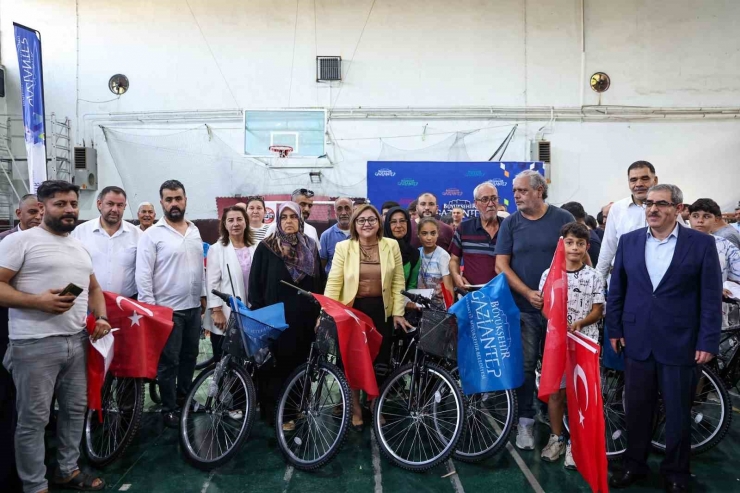 Nizip’te Bulunan Bakkallara Sepetli Bisiklet Desteği