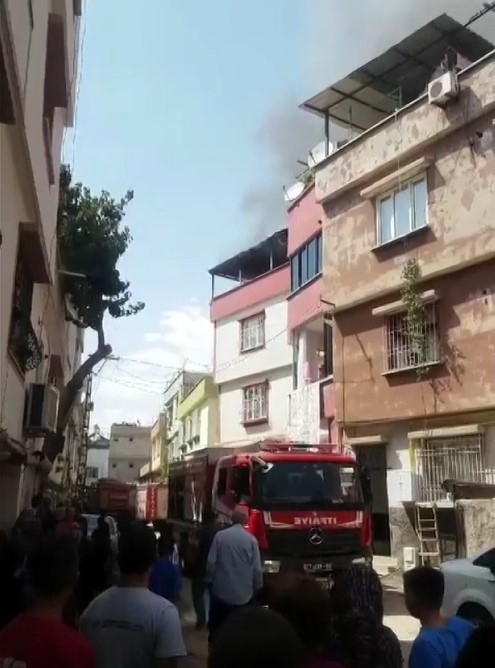 Gaziantep’te Evin Çatısında Çıkan Yangın Korkuttu