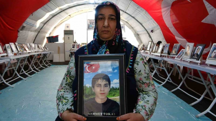 Annelerin Umutlu Bekleyişi Devam Ediyor