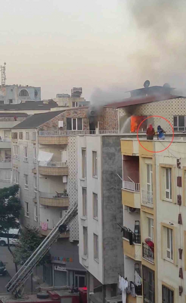 Madde Bağımlısı, Ailesine Ait Evi Yaktı