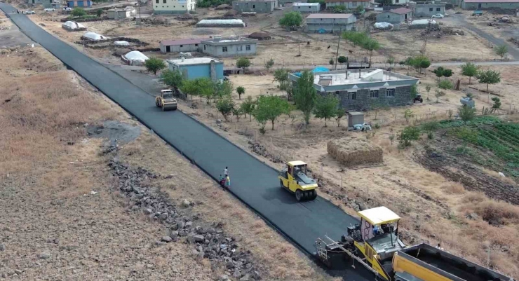 Siverek’in Bozuk Yollarını Büyükşehir Yapıyor