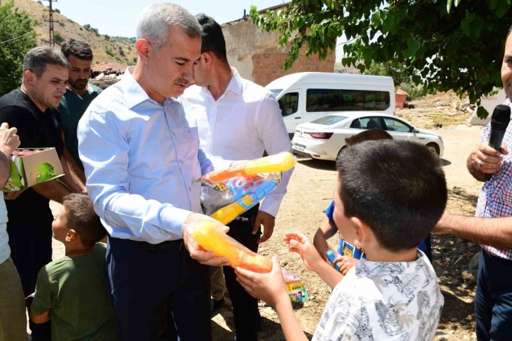 “iyilik Makası” Projesi Depremzede Çocuklara Umut Aşılıyor