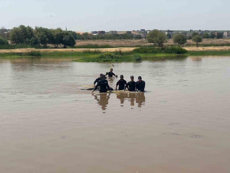 Dicle Nehri’nde Kaybolan Şahsın Cesedi 35 Saat Sonra Bulundu