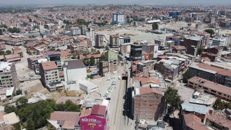 Malatya’da Enkazlar Kaldırıldıkça Binaların Yerini Boş Araziler Aldı