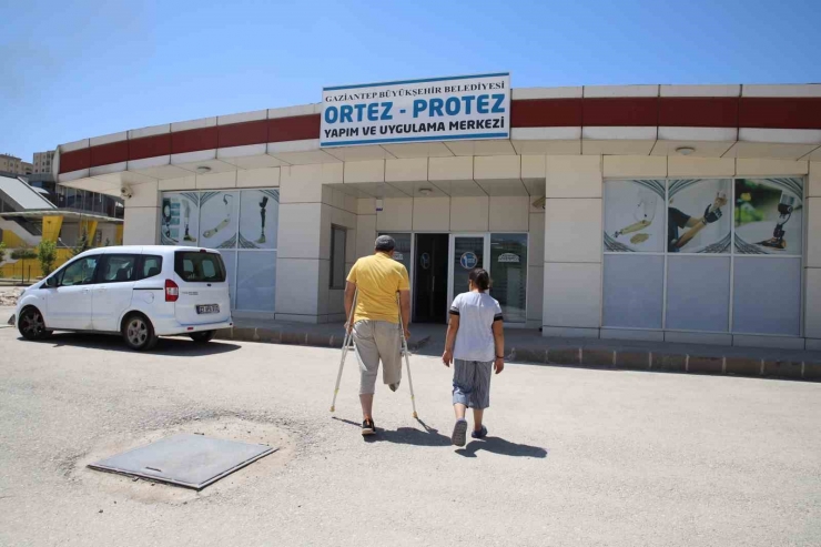 Gaziantep’teki Ortez-protez Yapım Ve Uygulama Merkezi Depremzedelere Umut Oldu