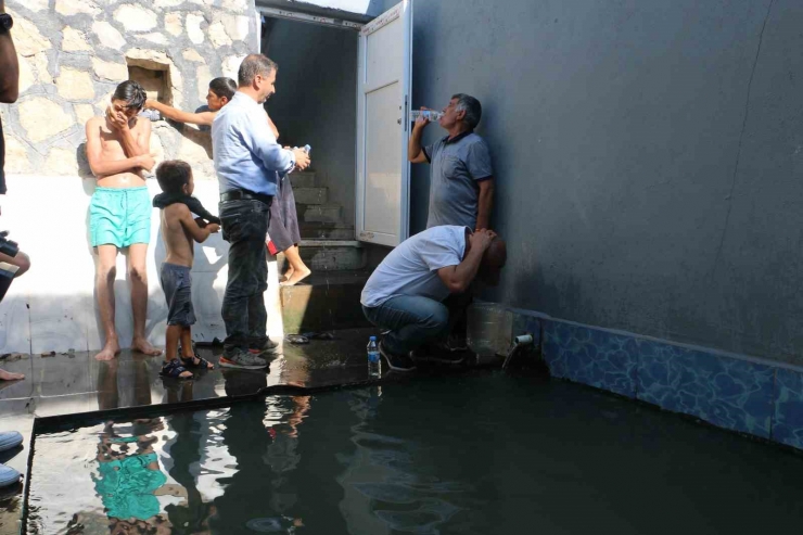 Hani’deki Aynkaris Şifalı Su Havuzu Vatandaşlar Tarafından Yoğun İlgi Görüyor