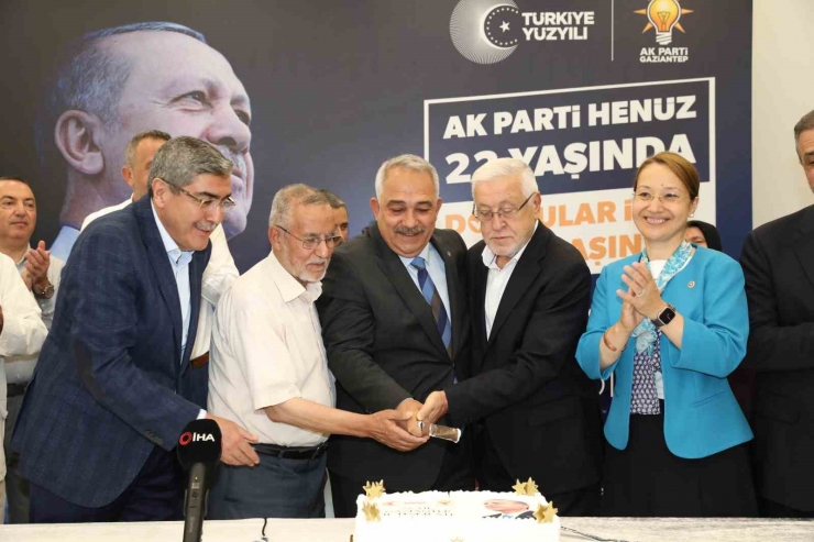 Ak Parti Gaziantep’ten Örnek Kutlama-vefa Programı