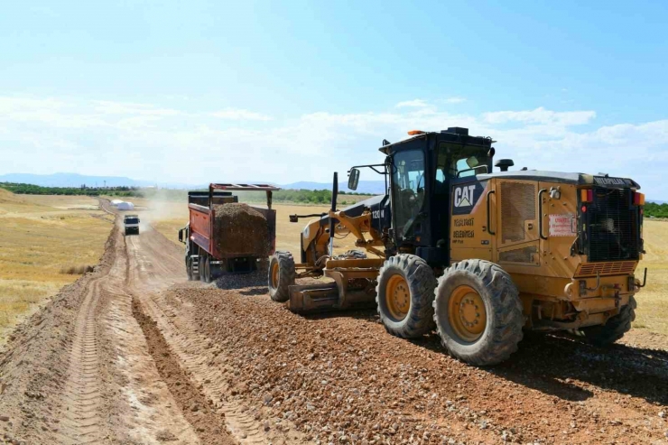 Yeşilyurt’un Merkez Ve Kırsal Bölgelerinin Ulaşım Ağı Konforlu Hale Geliyor