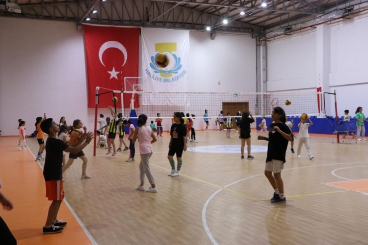 Haliliyeli Gençlerden Salon Sporlarına Yoğun İlgi