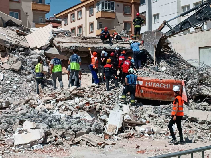 Kepçe Operatöründen Acı Haber