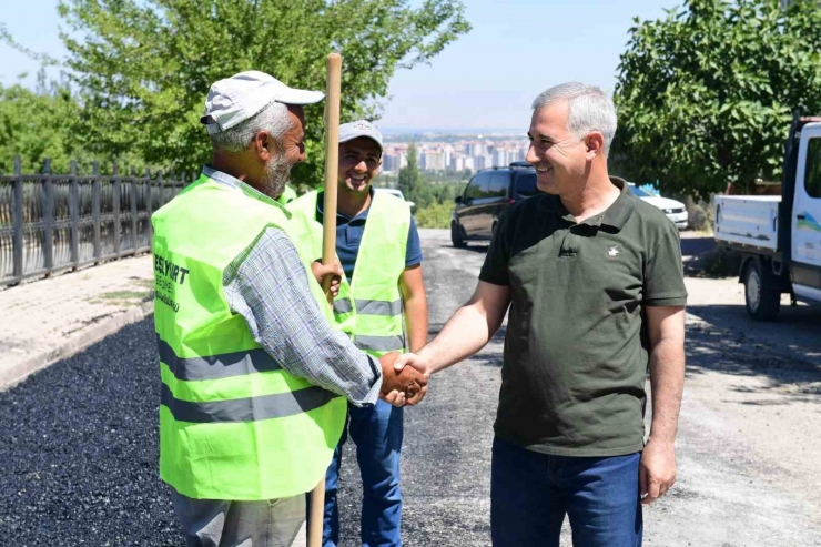 Yeşilyurt’ta Yol Çalışmaları Hız Kesmeden Devam Ediyor